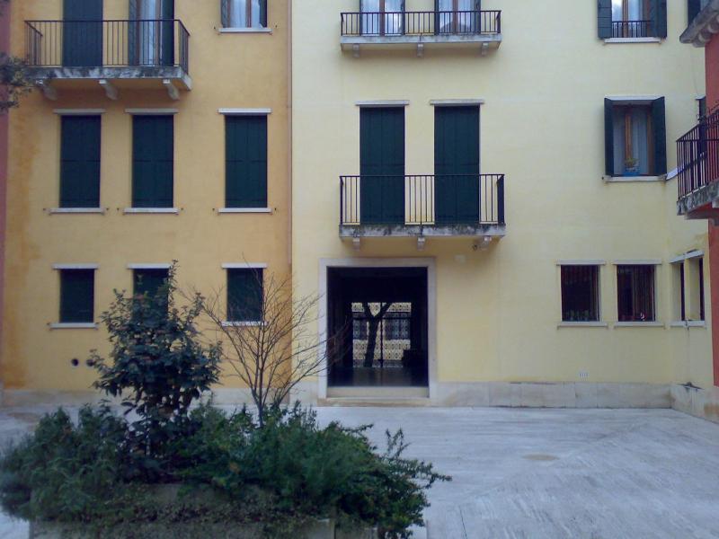 Bed in 3-Bed Mixed Dormitory Room image 2