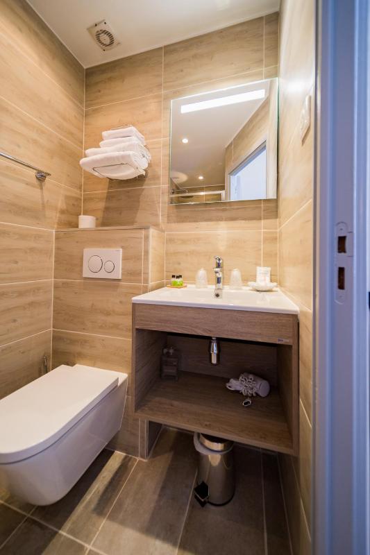 Privilege Double Room with Sea View image 2