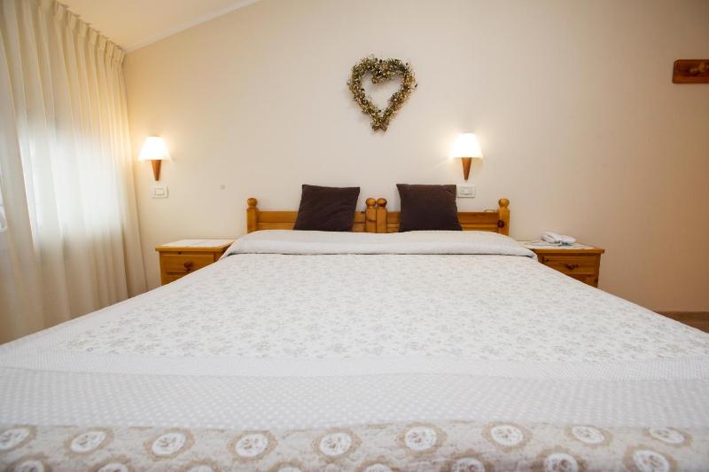 Standard Double Room image 4