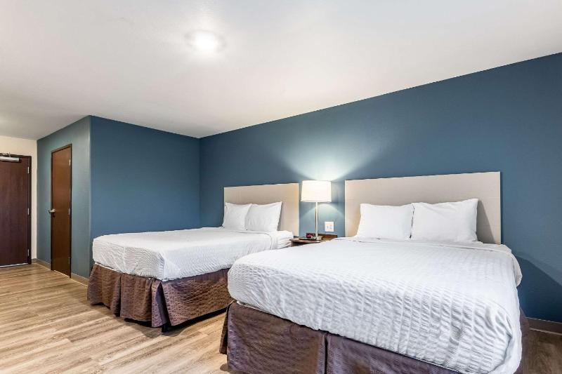 Queen Room with Two Queen Beds - Disability Access/Non-Smoking image 2