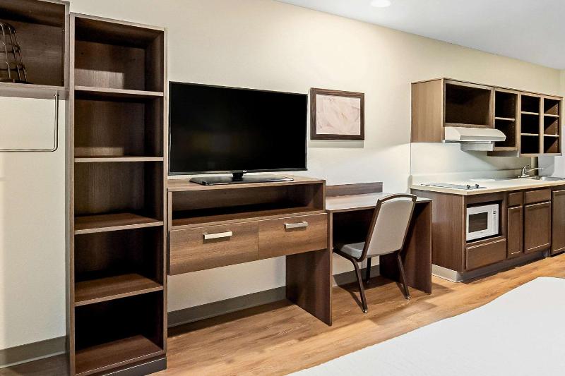 Queen Room - Accessible/Non-Smoking image 3