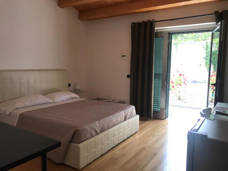 Double Room - Single Use image 3