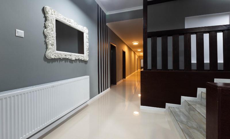 One-Bedroom Apartment image 4