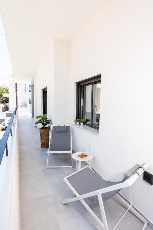 One-Bedroom Apartment image 3