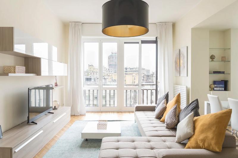 Three-Bedroom Apartment - Via Asole 2 image 1