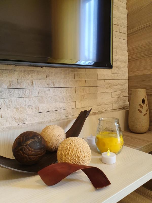 Studio Apartment image 2