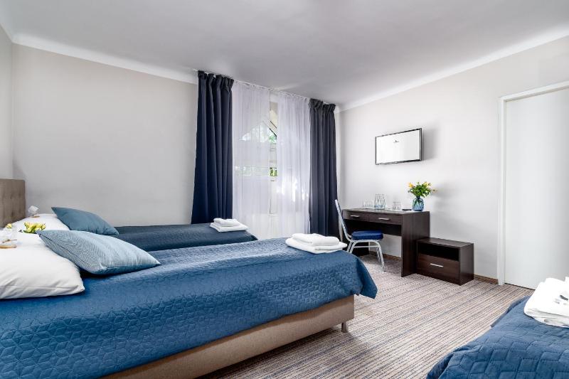 Standard Triple Room image 3