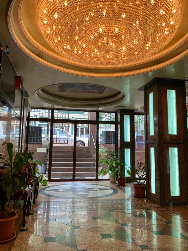 California Hotel - image 15