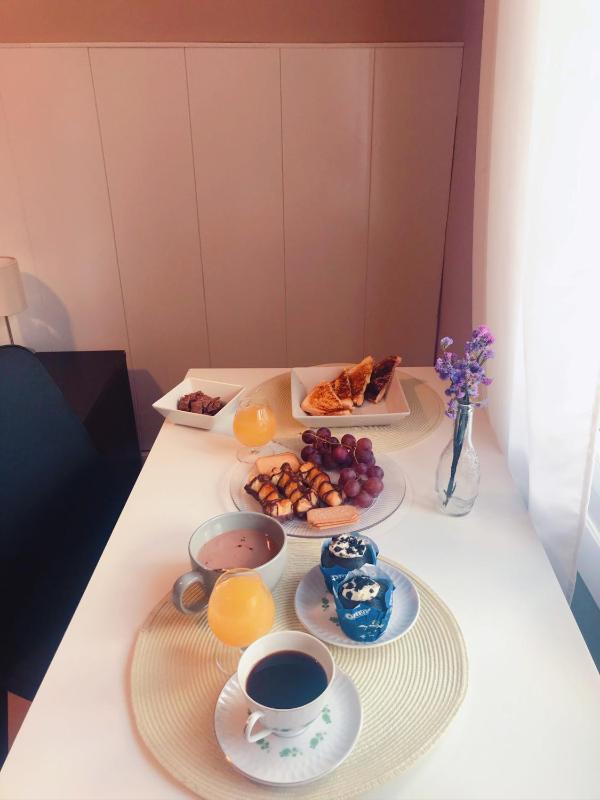 Double Room with Shared Bathroom image 4