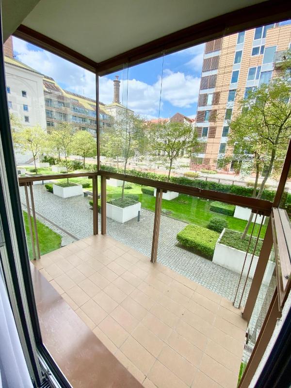 Spacious 130 m2 Apartment Near Center 2 Free Parking - image 8