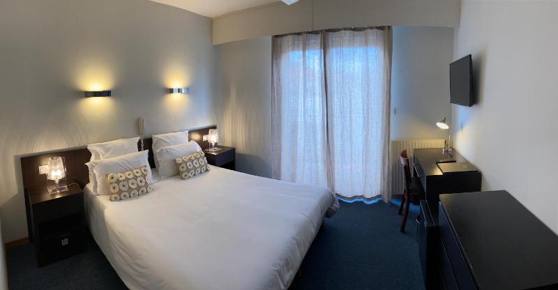 Superior Double or Twin Room with Terrace image 4