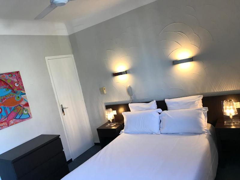 Standard Double Room image 4