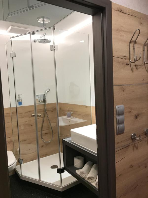 Standard Triple Room image 2