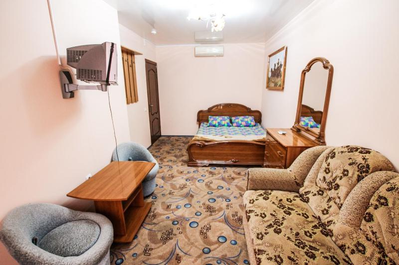 Classic Quadruple Room image 1