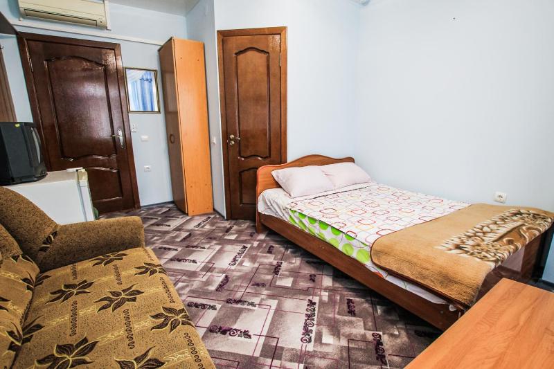 Quadruple Room image 2