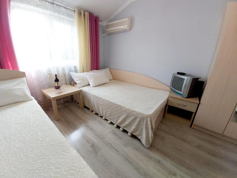Quadruple Room image 1