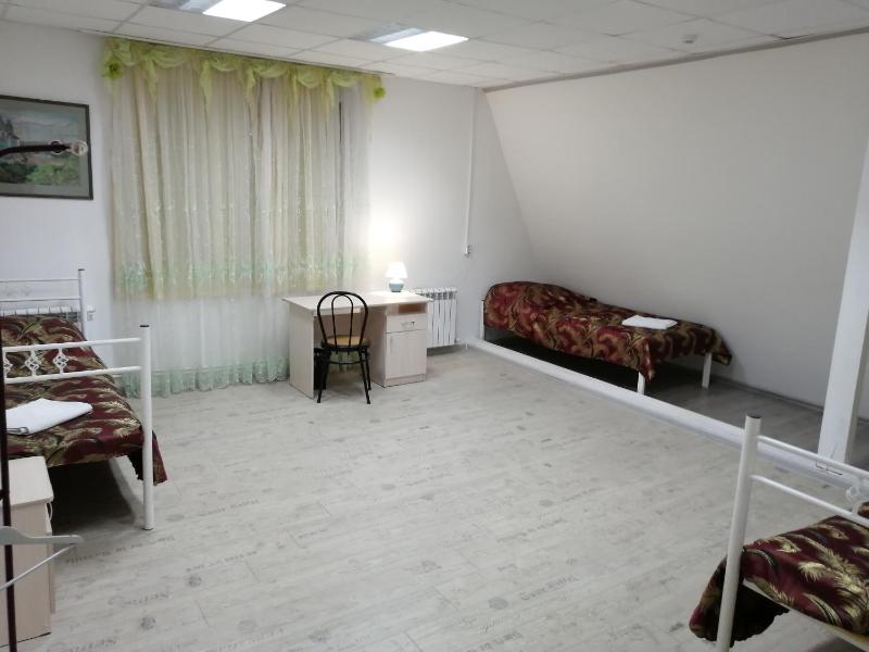 Classic Quadruple Room image 3