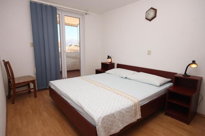 One-Bedroom Apartment with Terrace and Sea View image 2