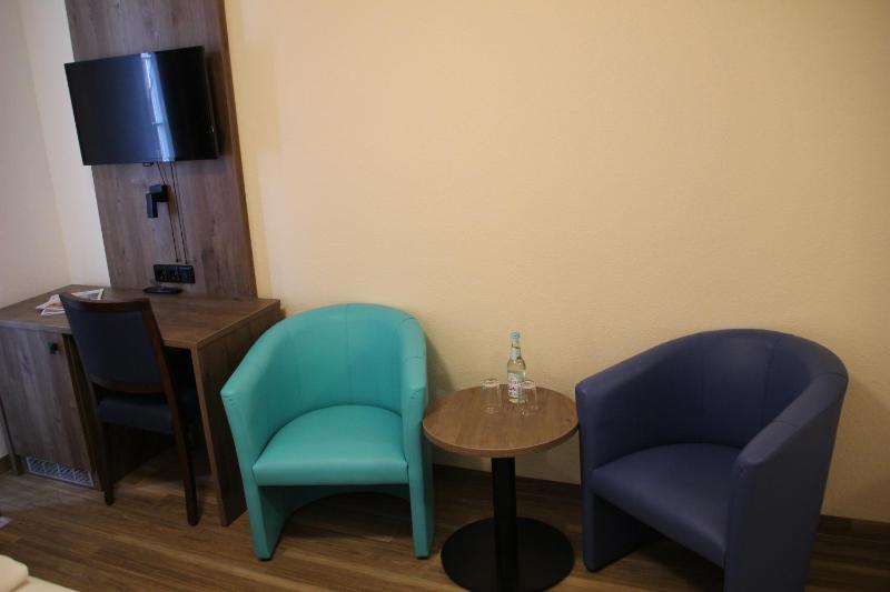 King Room with Lake View image 3