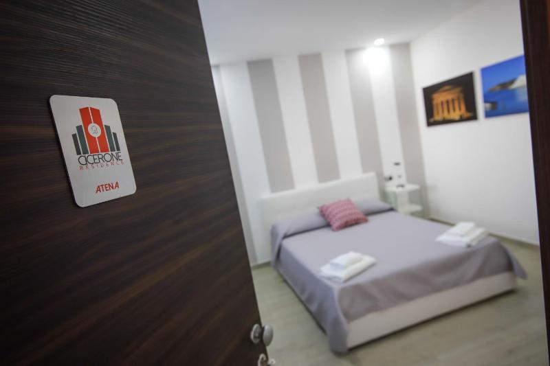 Studio Apartment image 2