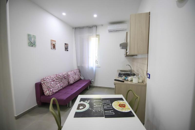Double Room with Balcony image 4