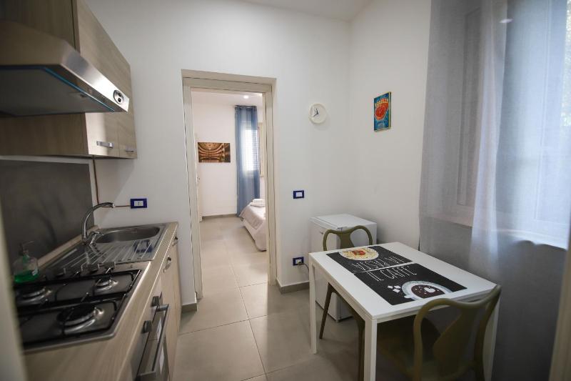 Studio Apartment image 3