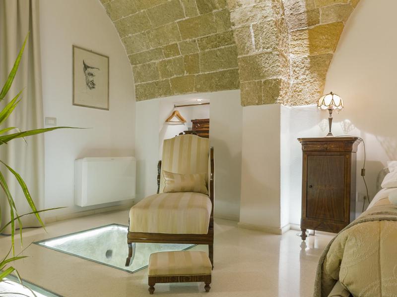 Deluxe Room image 2
