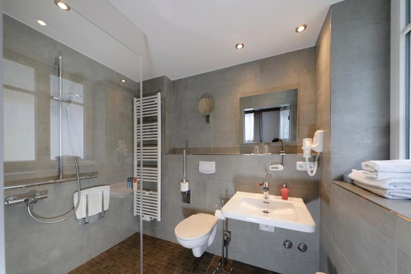 Superior Double Room image 3