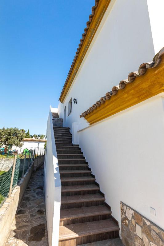 APARTAMENTO BOLONIA SUR A - image 2
