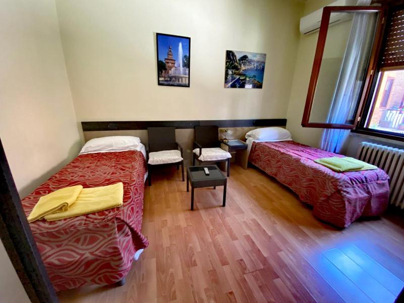 Double or Twin Room image 3