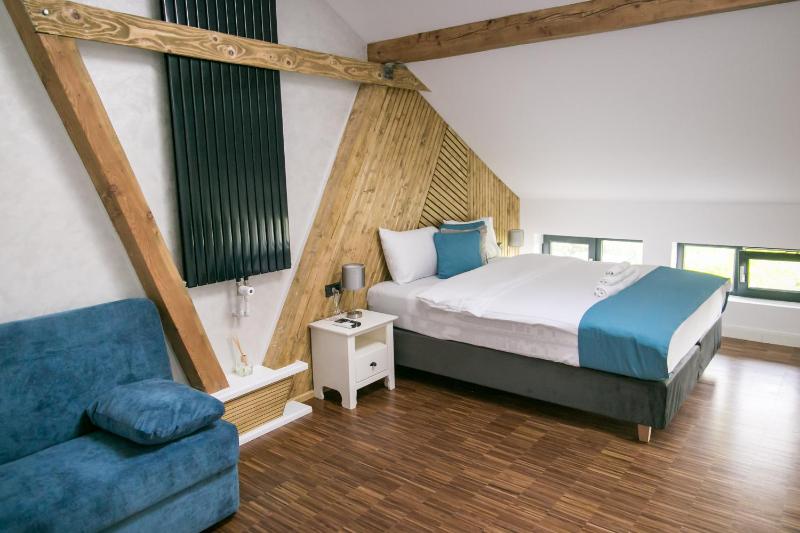 Superior Triple Room image 3