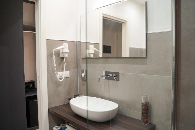 Double or Twin Room - Depandance image 3