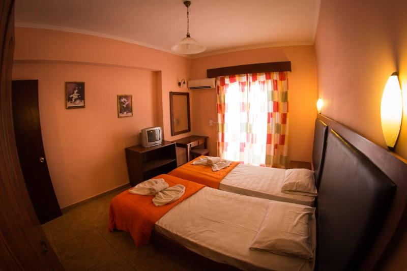 Economy Double Room image 1