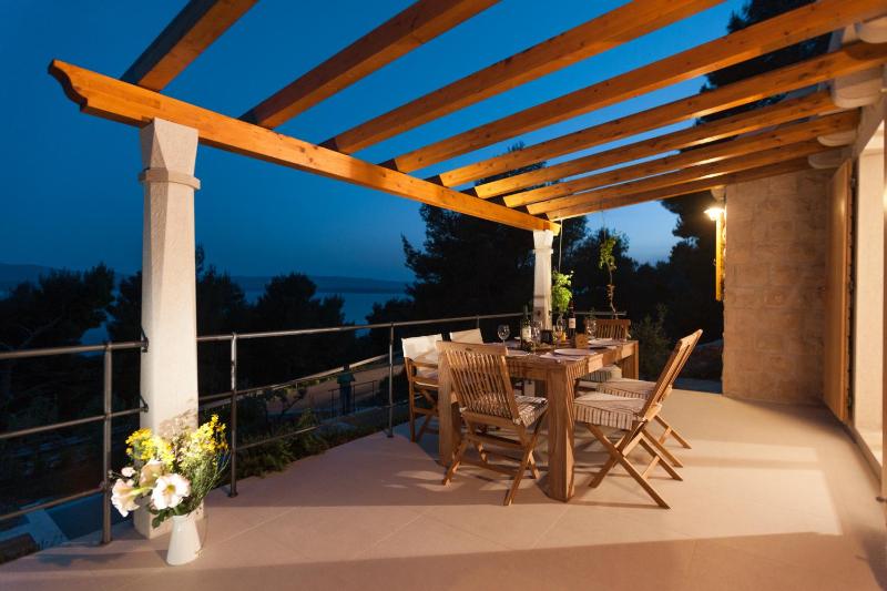 Villa Brac with pool Bol - image 2