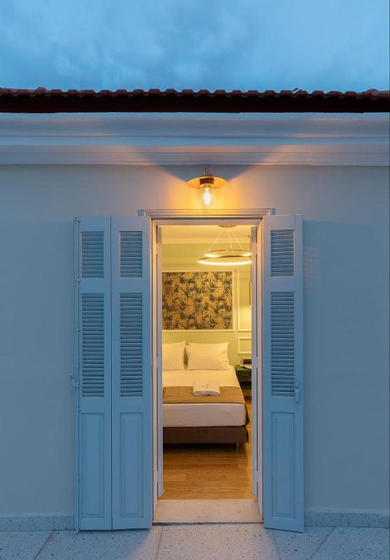 Premium Rooftop Room with Terrace & Acropolis View image 2