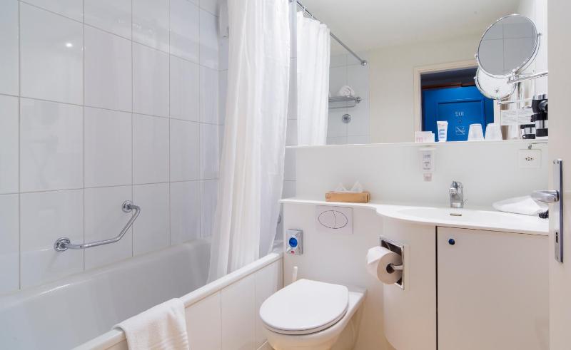 Superior Room with 2 Single Beds and Balcony image 4