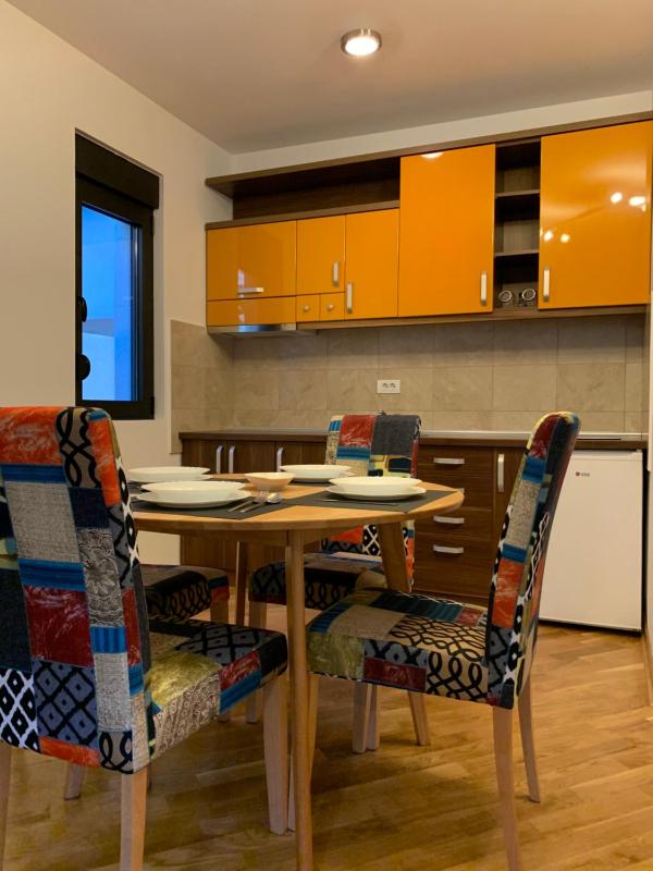 One-Bedroom Apartment image 2
