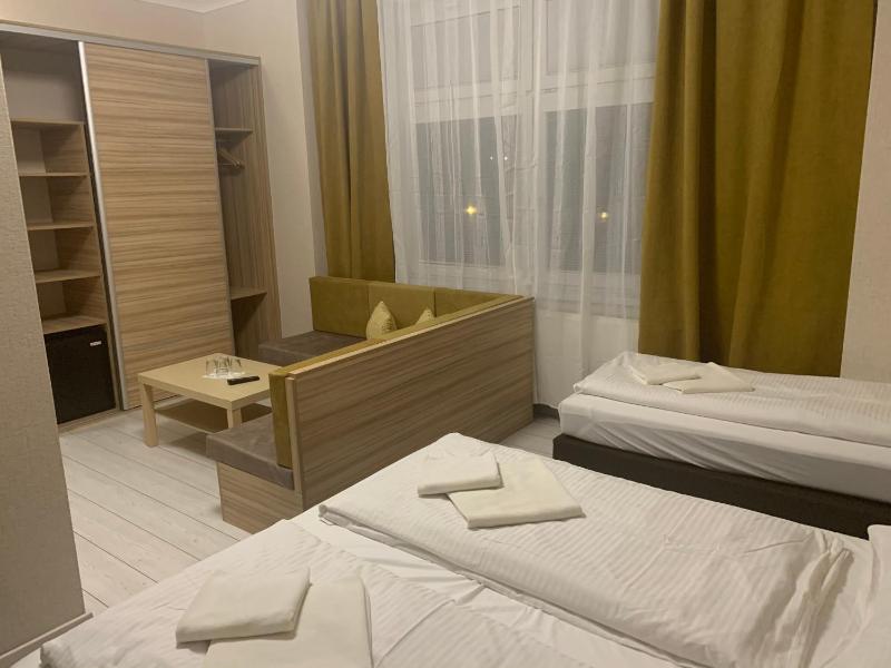 Quadruple Room with Bath image 4
