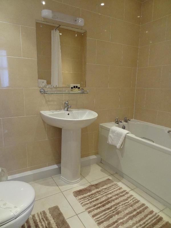 Double Room image 3