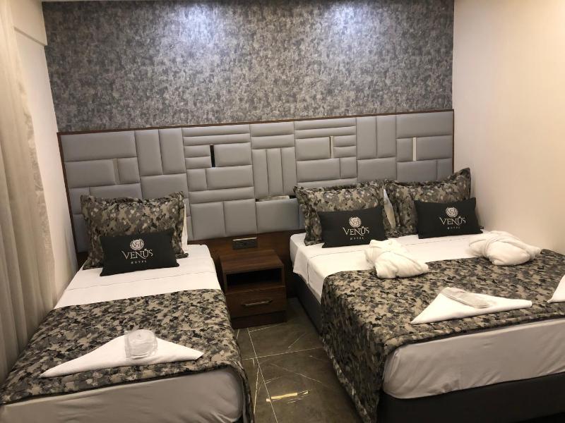 Triple Room image 3