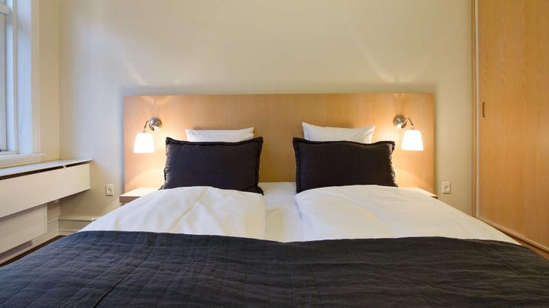 Standard Double Room - Non-Smoking image 2