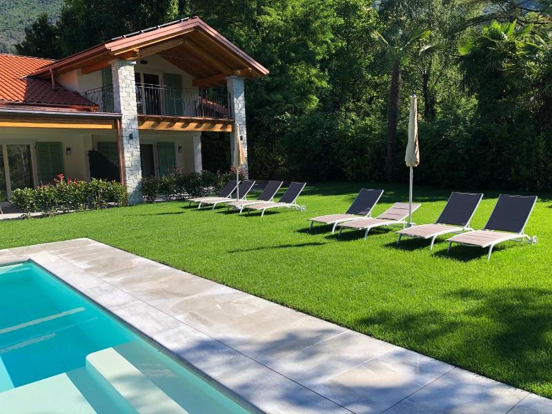 Apartment with Pool View  image 3