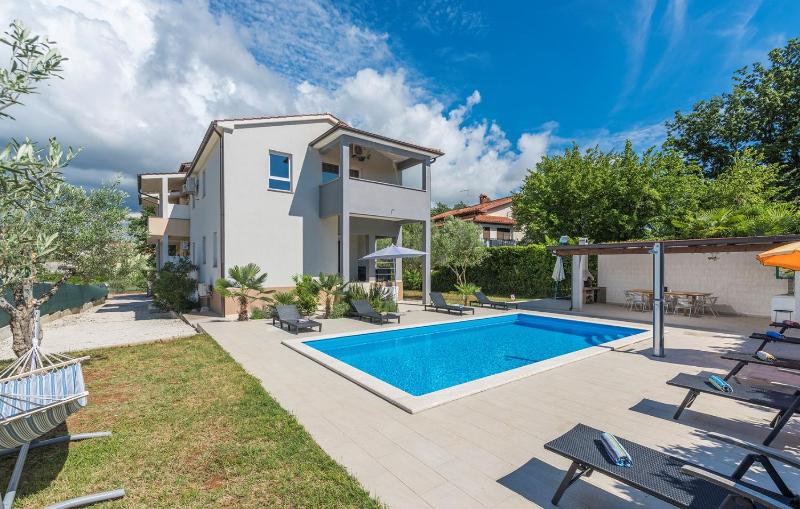 Apart Residence Leko - image 11