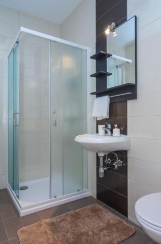 Studio Apartment image 2