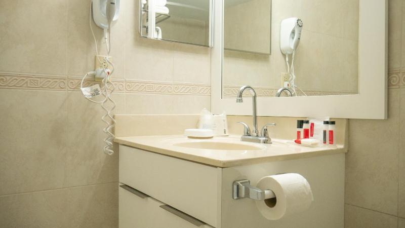 2 Queen Beds, Deluxe Room, City View, Non-Smoking image 3