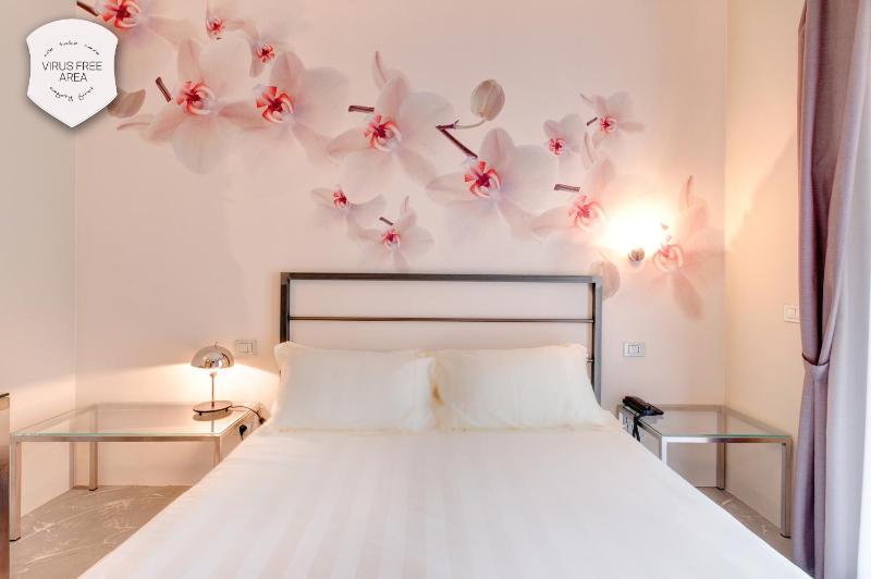 Single Room image 4