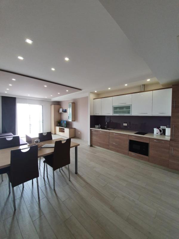 Apartment with Sea View image 3