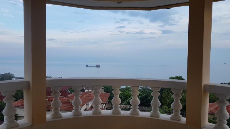 One-Bedroom Apartment with Sea View image 2