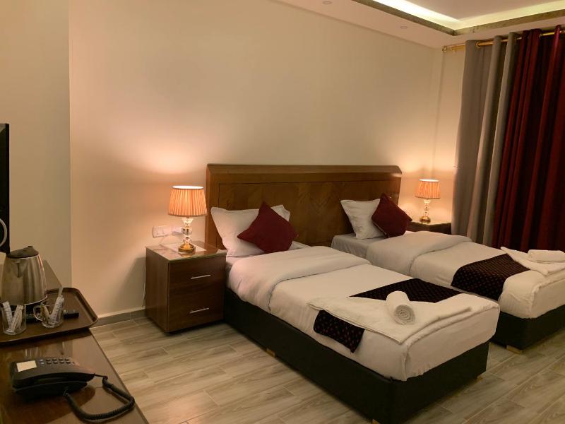 Petra Sky Hotel - image 16