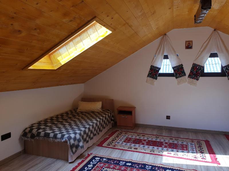 Triple Room with Private Bathroom image 3